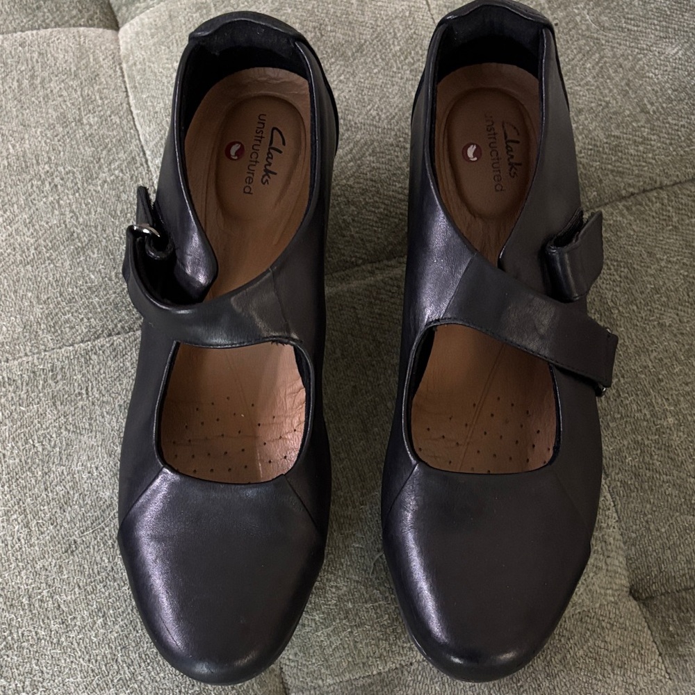 Clarks Women's Black Leather heels